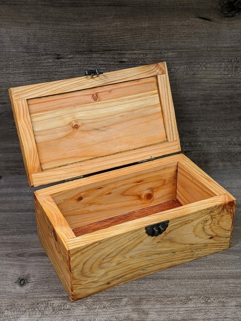 Reclaimed wood box