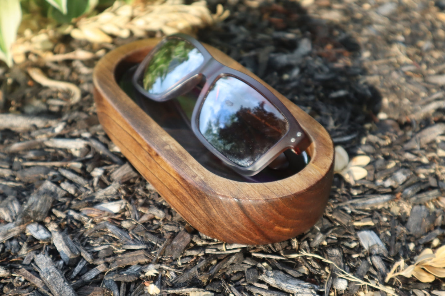 Round wood tray