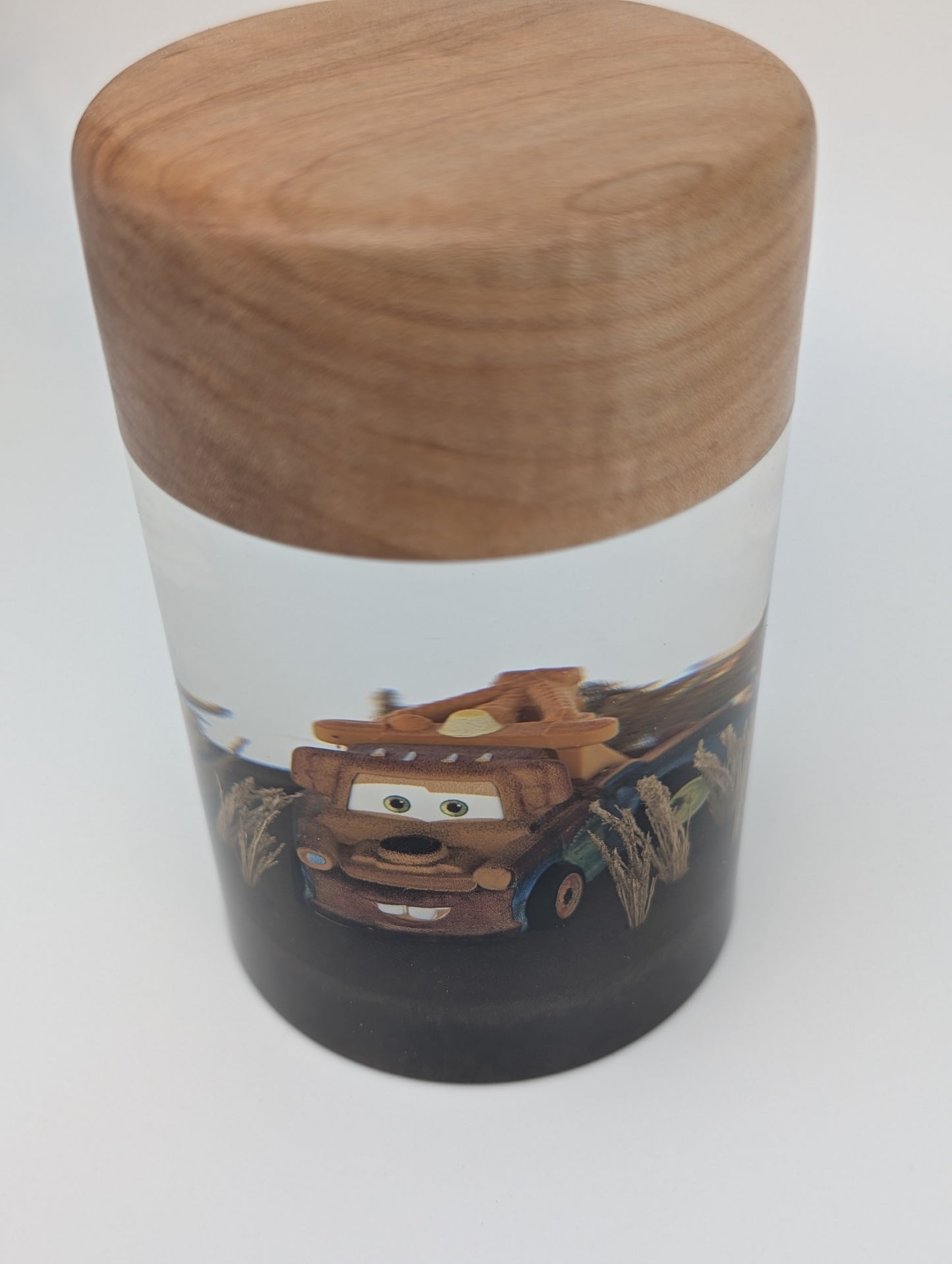 Tow Mater Epoxy Night Light – Field Scene