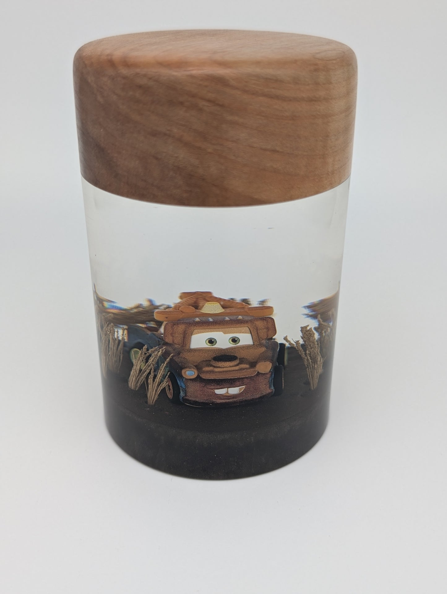 Tow Mater Epoxy Night Light – Field Scene