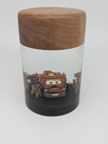 Tow Mater Epoxy Night Light – Field Scene