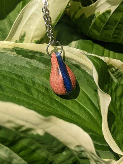 Teardrop liveedge epoxy necklace